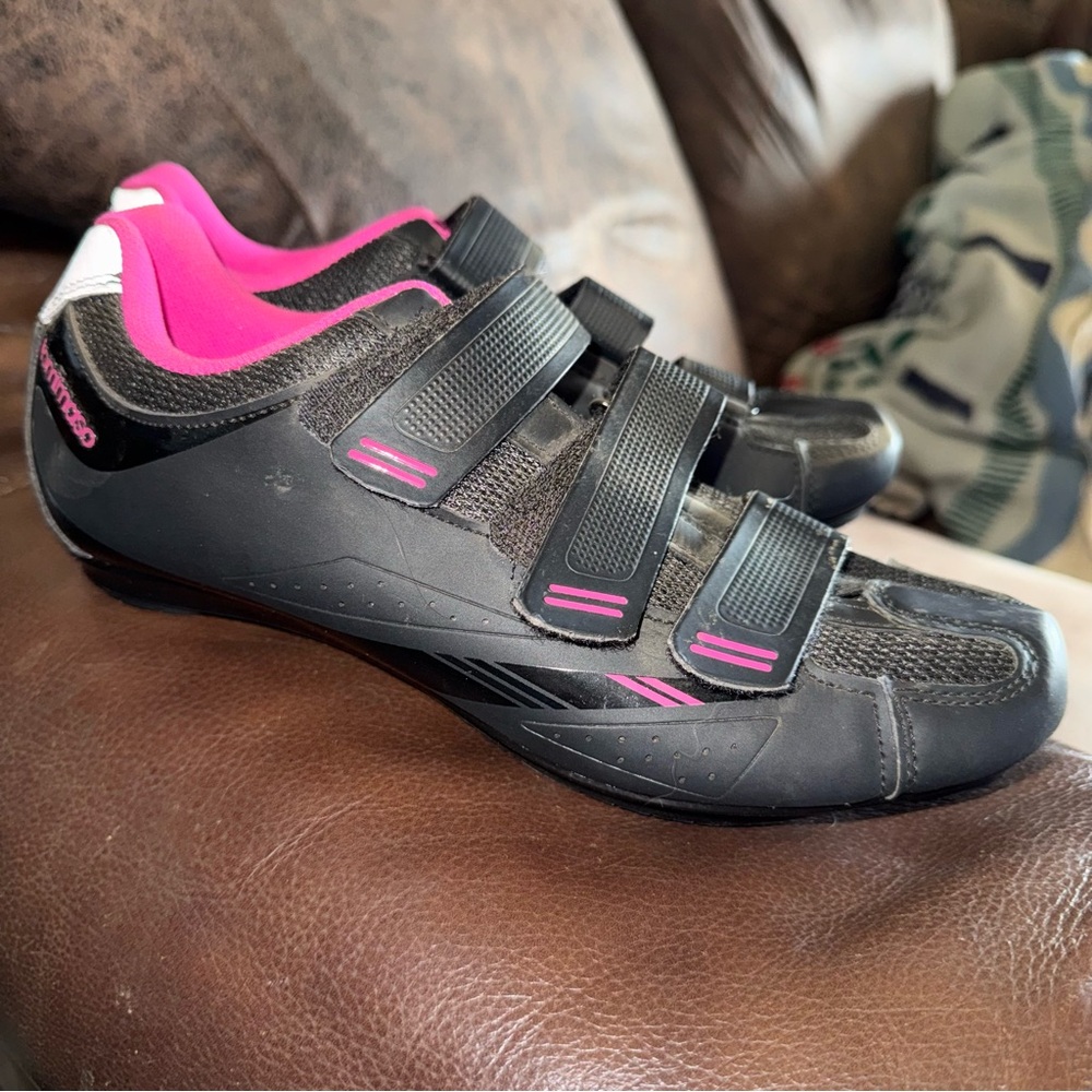 Tommaso Women's Black and Pink Athletic Shoes - Picture 4 of 6